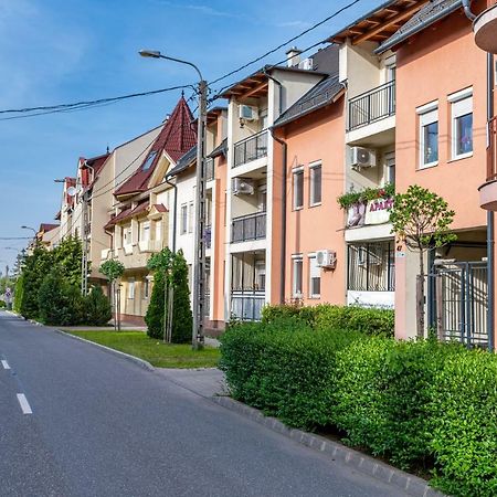 Bella Apartments No1 Hajdúszoboszló Eksteriør bilde